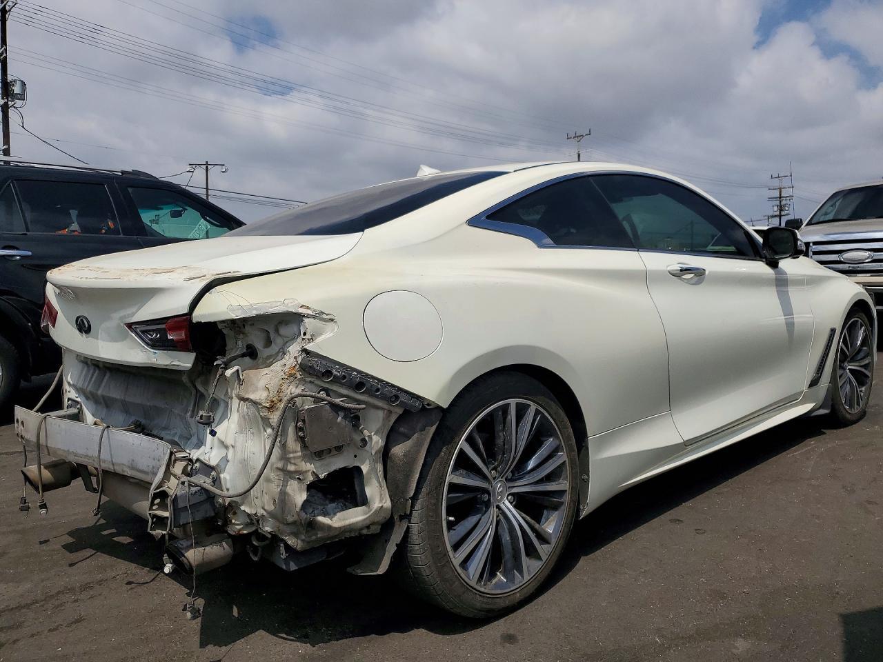 2019 Infiniti Q60 3.0T Luxe - Image 3