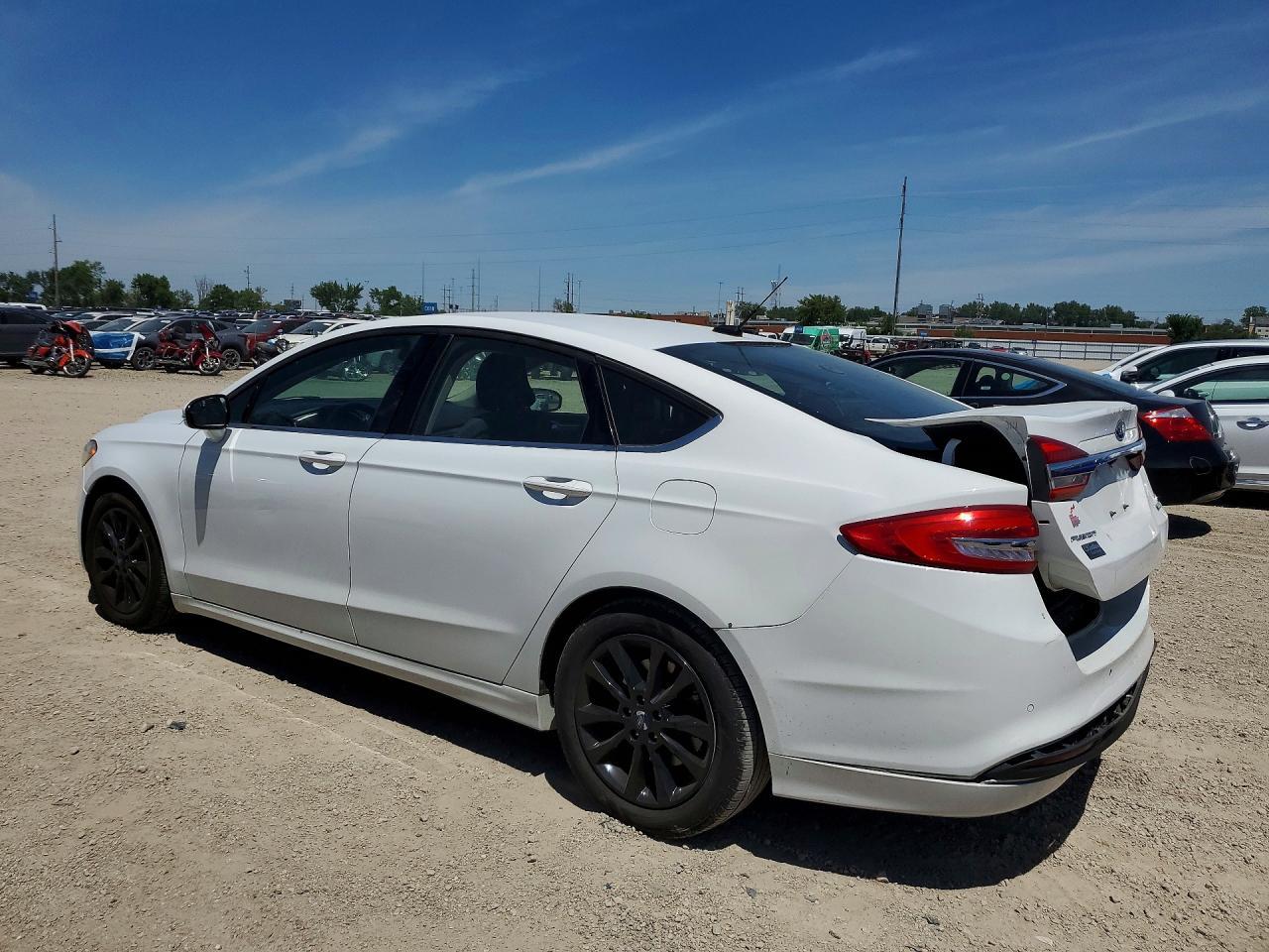 2017 Ford Fusion Se - Фото 2