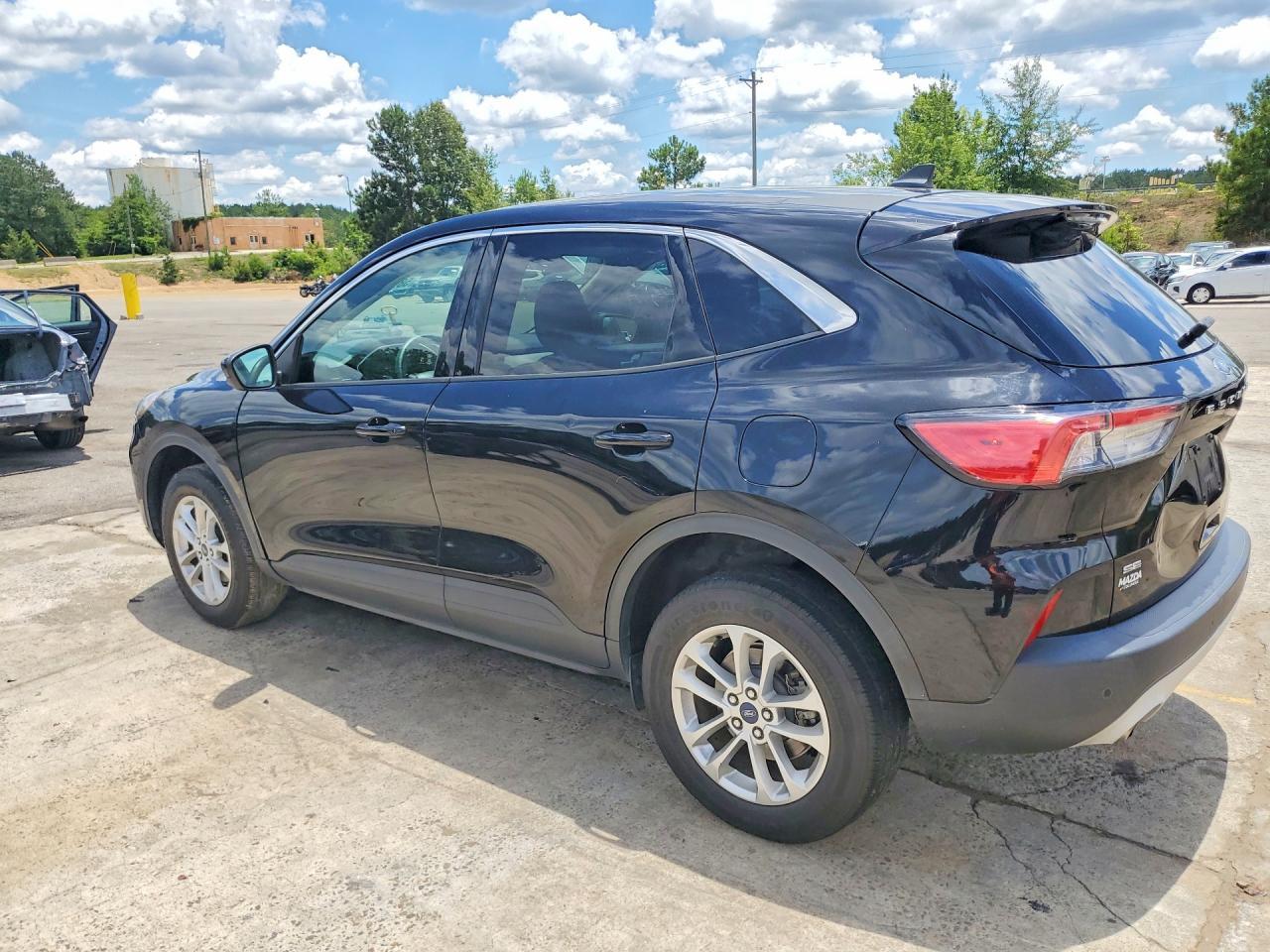 2020 Ford Escape Se - Фото 2