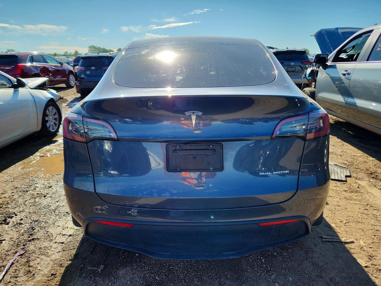 2023 Tesla Model Y - Фото 6