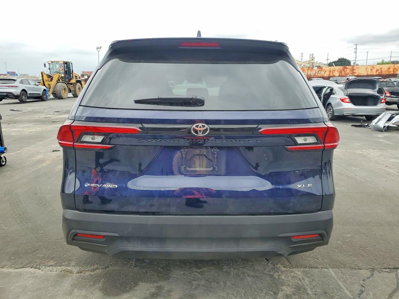 2026 Toyota Grand Highlander Hybrid Xle - Image 6