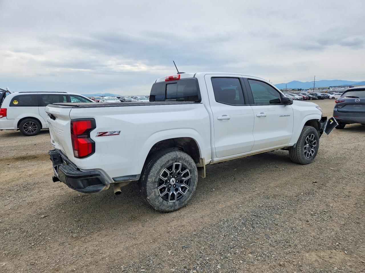2023 Chevrolet Colorado Z71 - Image 3
