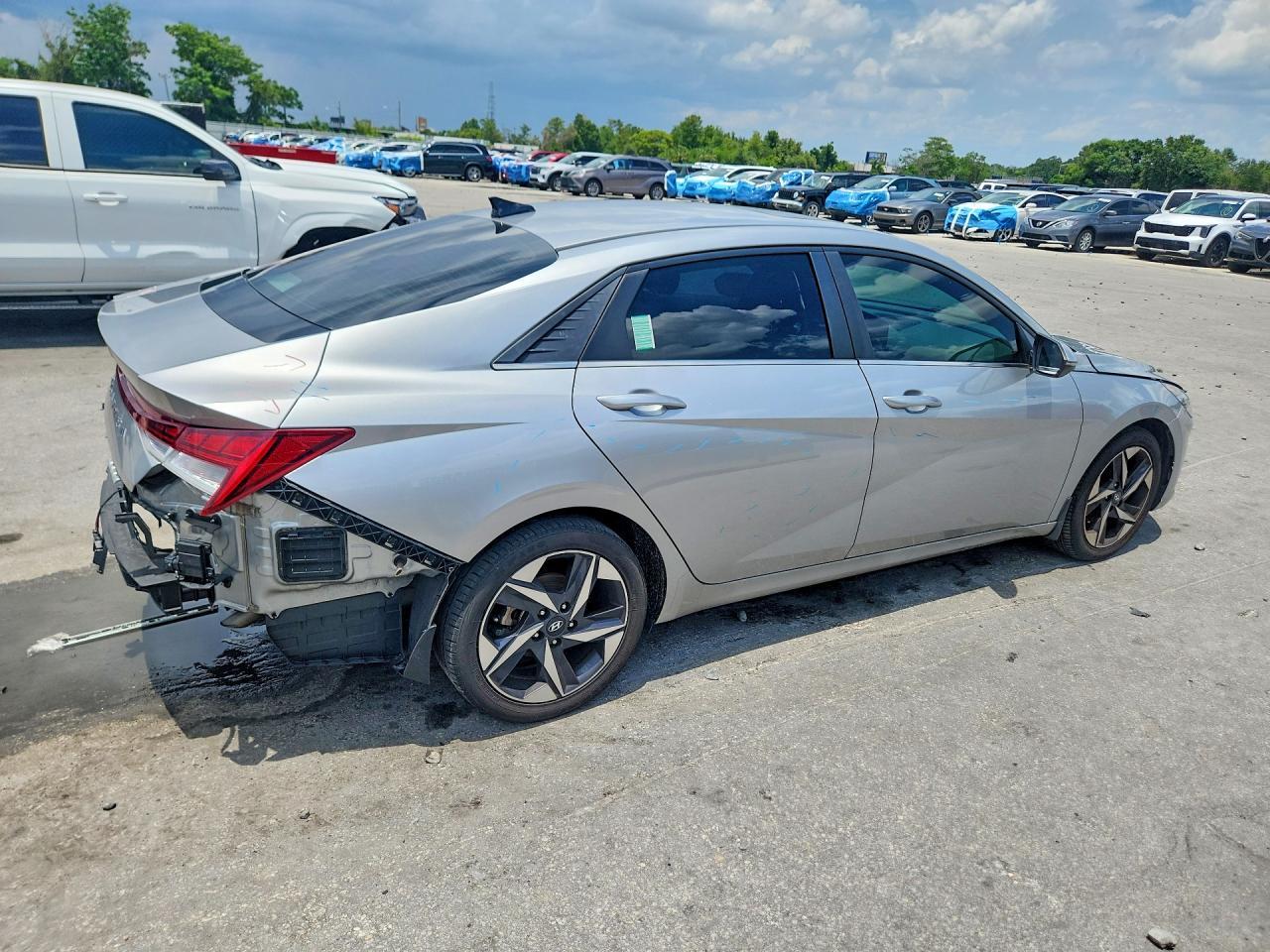 2022 Hyundai Elantra Sel - Фото 3