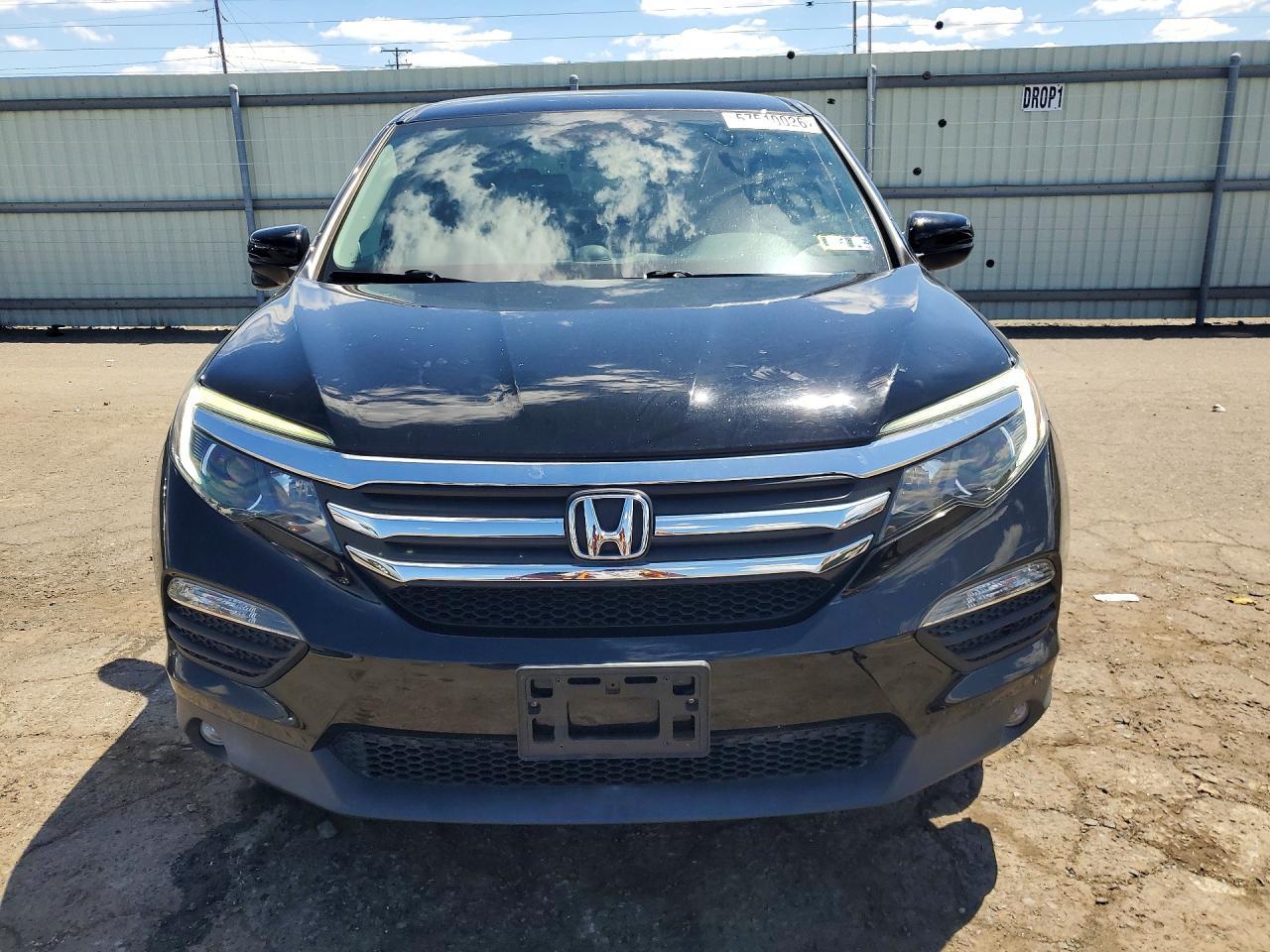 2017 Honda Pilot Ex - Image 5