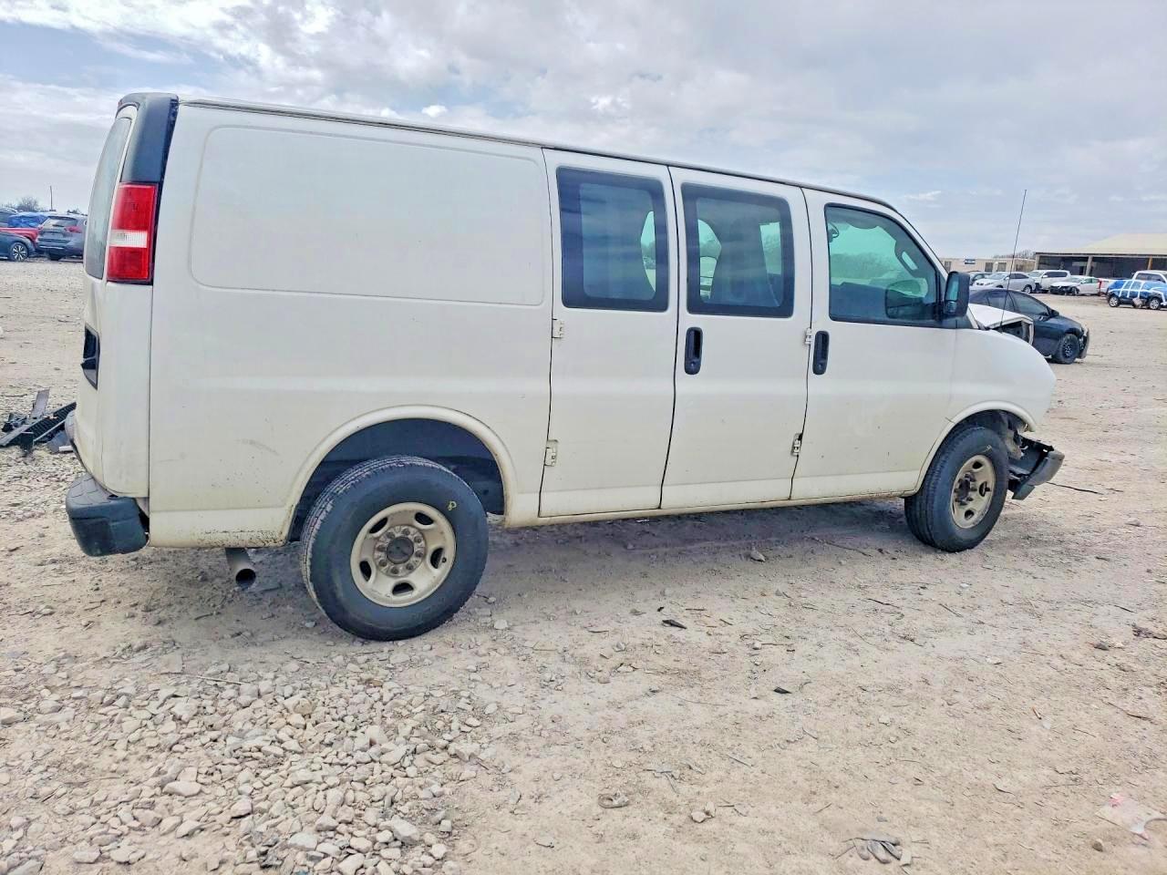 2018 Chevrolet Express G2500 4Lt - Фото 3