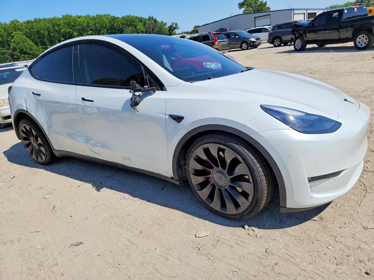 2023 Tesla Model Y - Фото 4