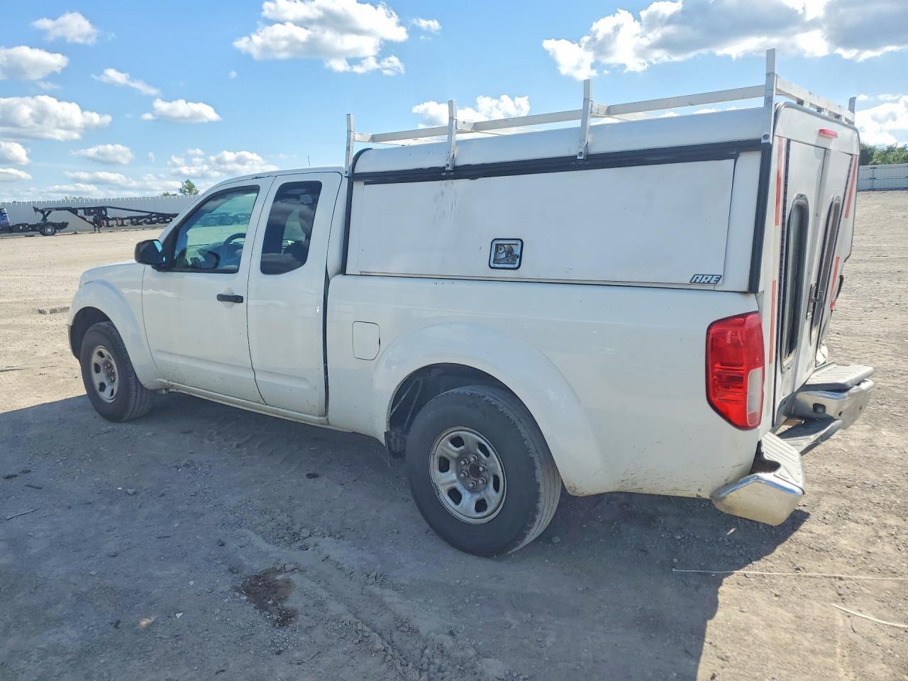 2016 Nissan Frontier S - Image 2