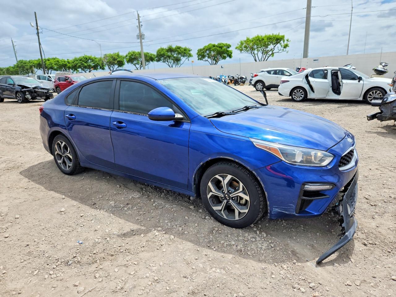 2020 Kia Forte Lxs - Image 4