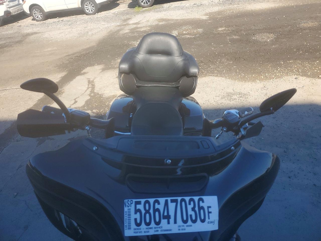 2015 Harley-Davidson Flhtcul Ultra Classic Low - Image 5