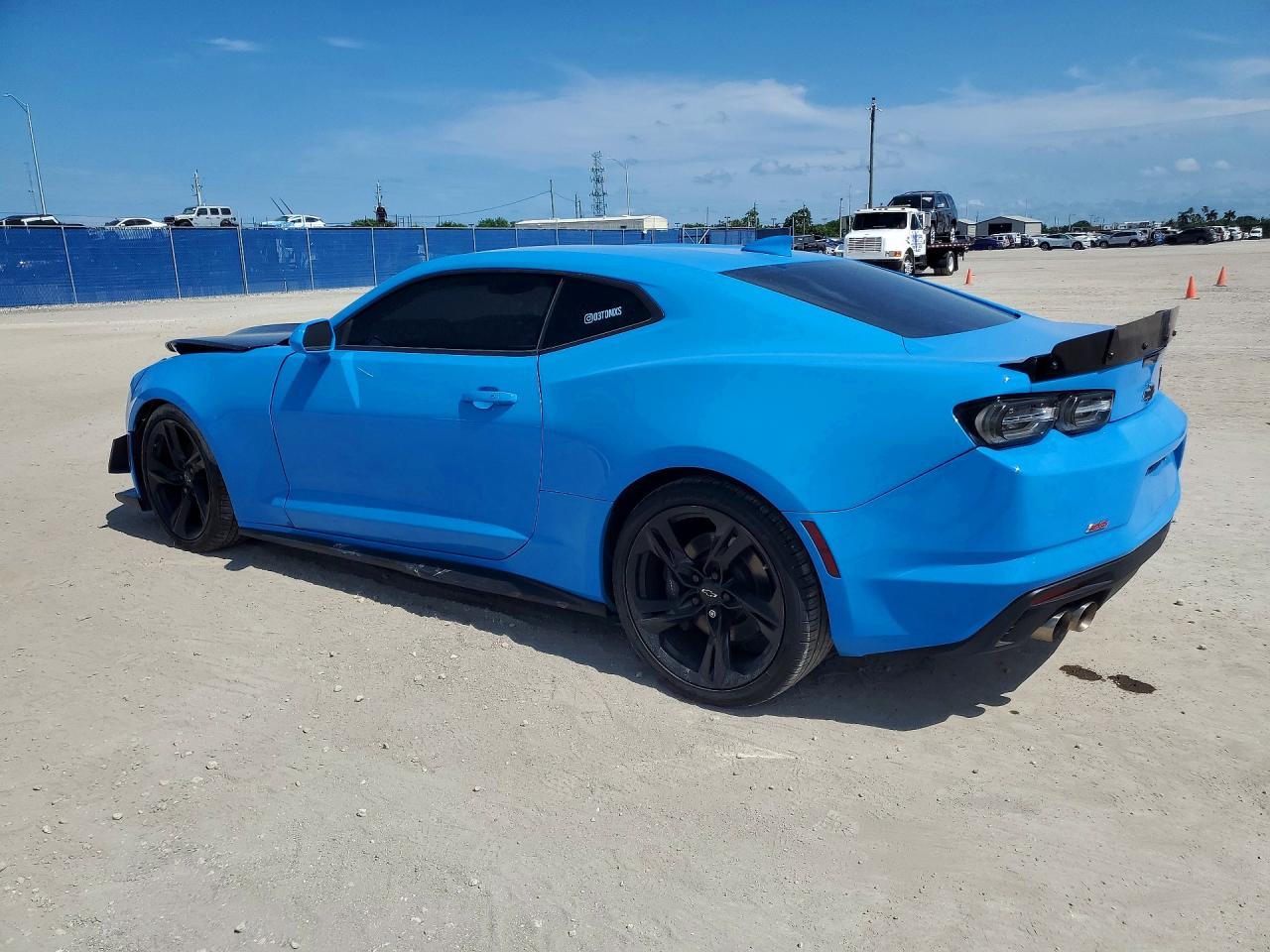 2022 Chevrolet Camaro Lt1 - Фото 2
