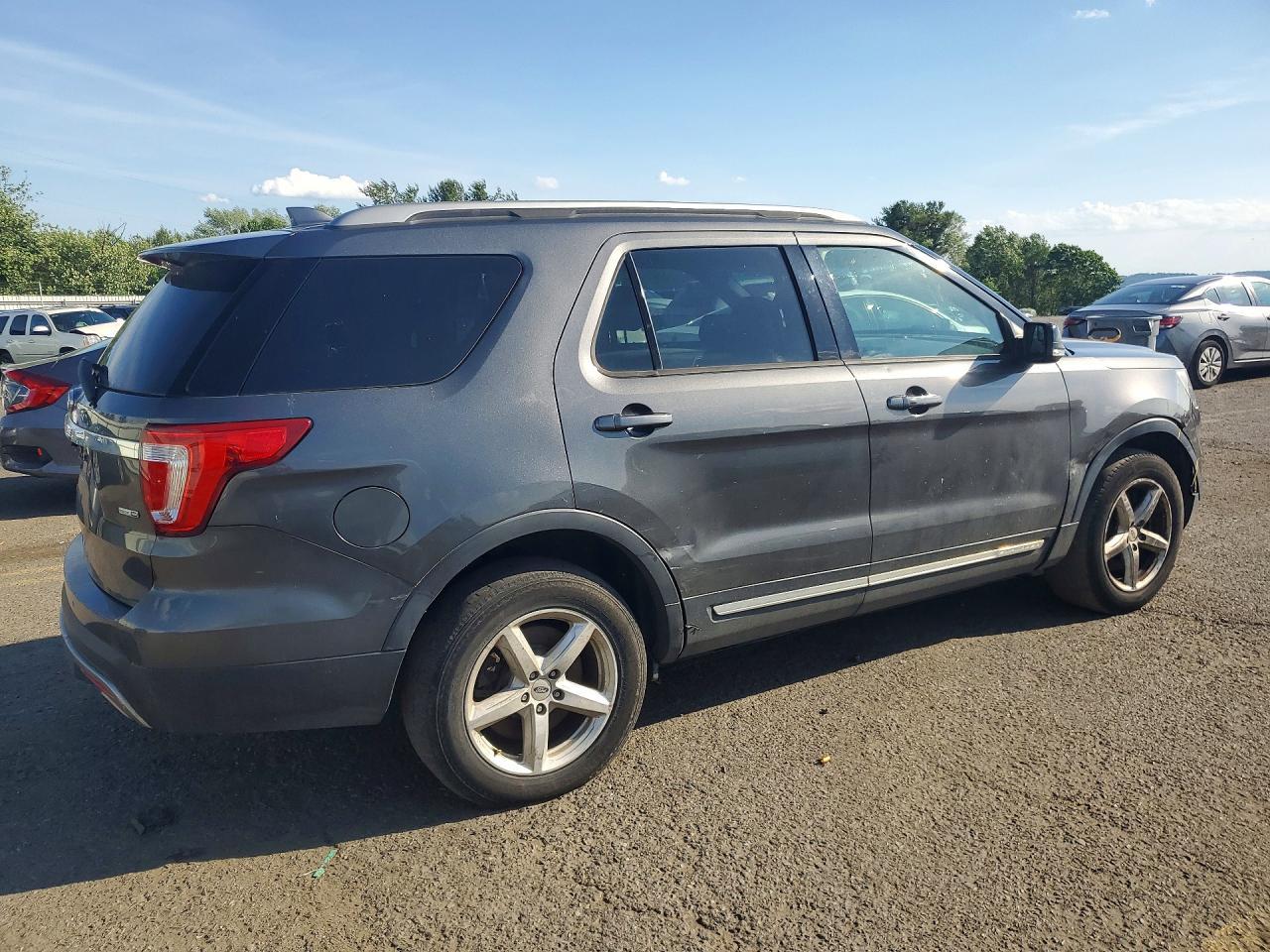 2016 Ford Explorer Xlt - Фото 3