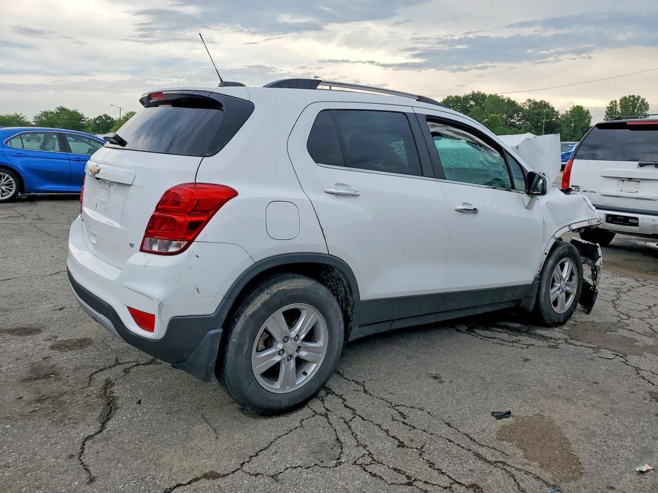 2018 Chevrolet Trax - Image 3