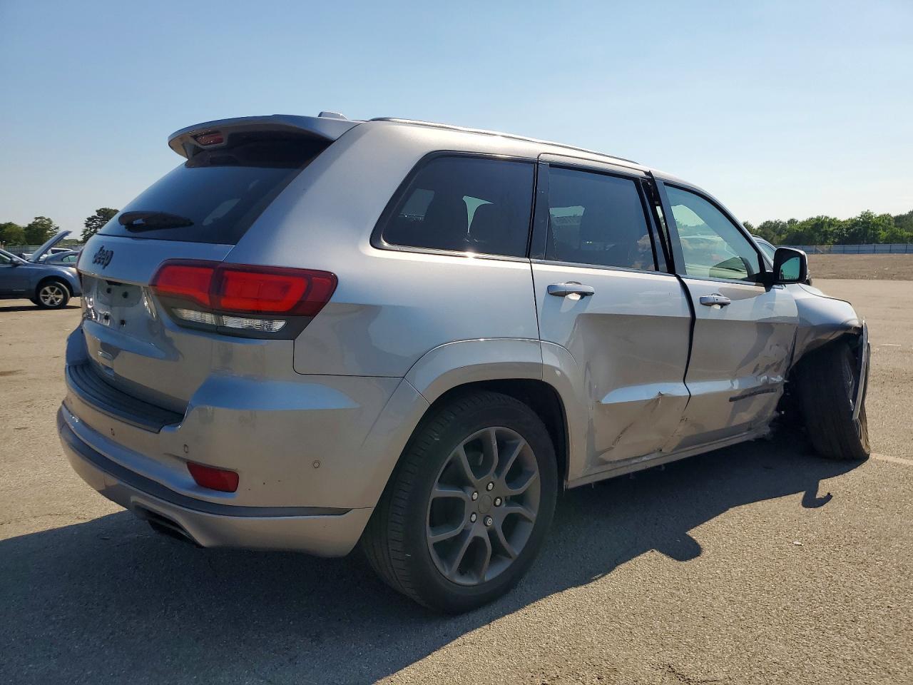 2021 Jeep Grand Cherokee Overland - Фото 3