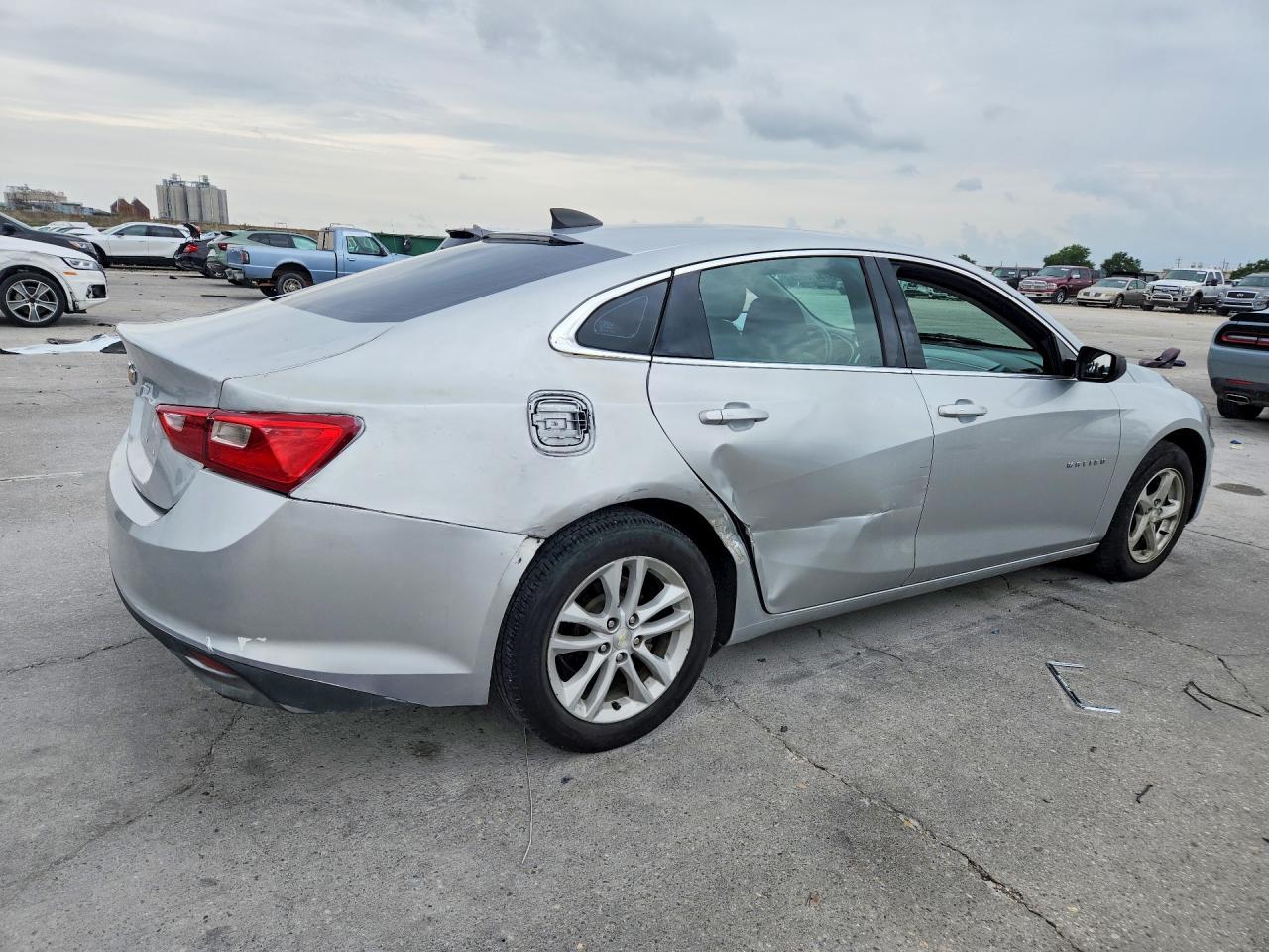 2018 Chevrolet Malibu Ls - Фото 3