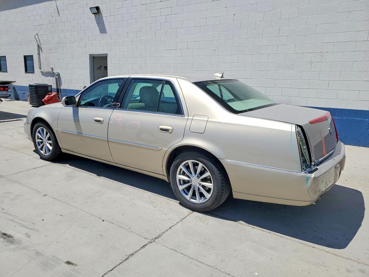 2009 Cadillac Dts - Фото 2