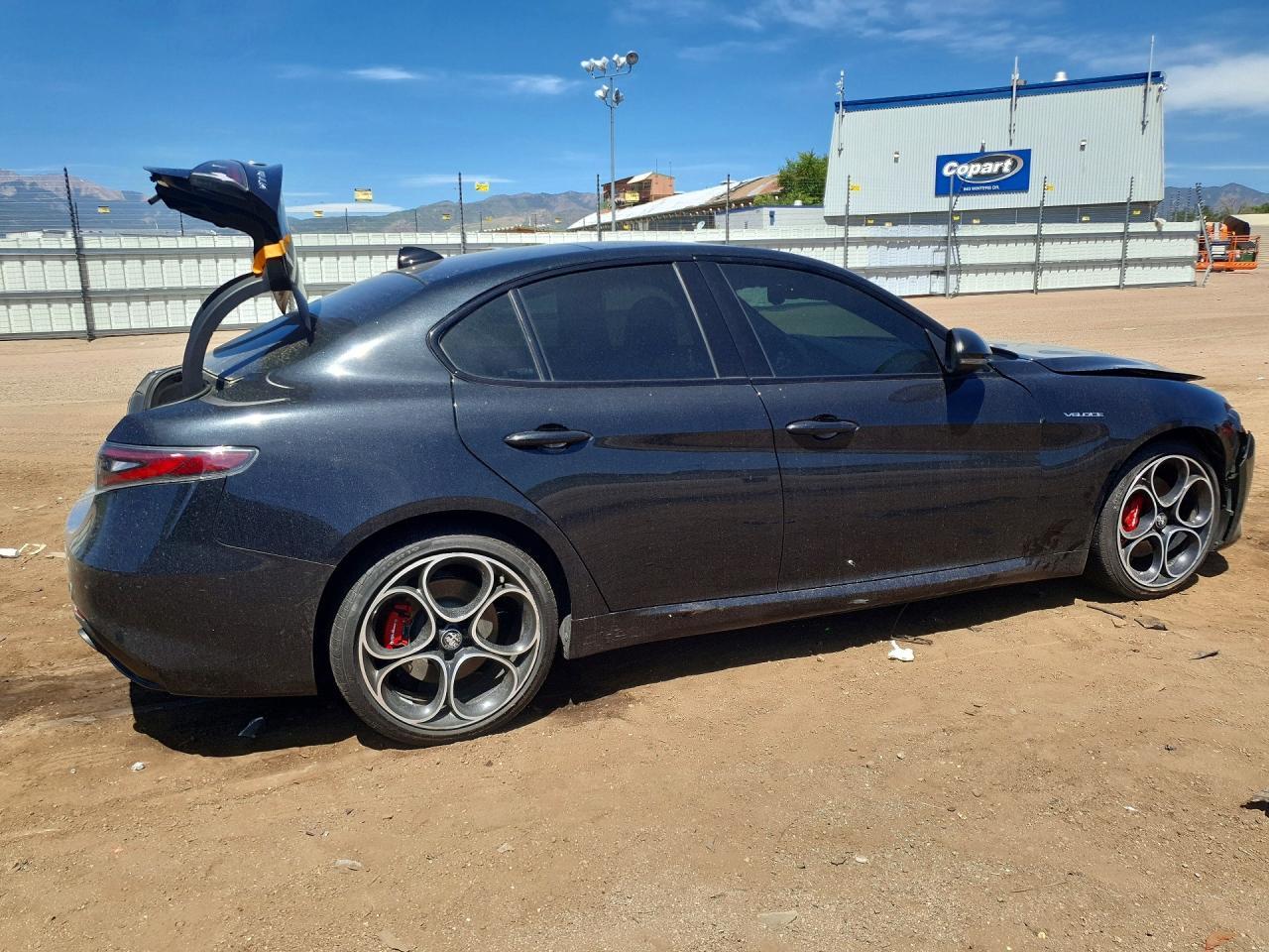 2024 Alfa Romeo Giulia Ti - Фото 3