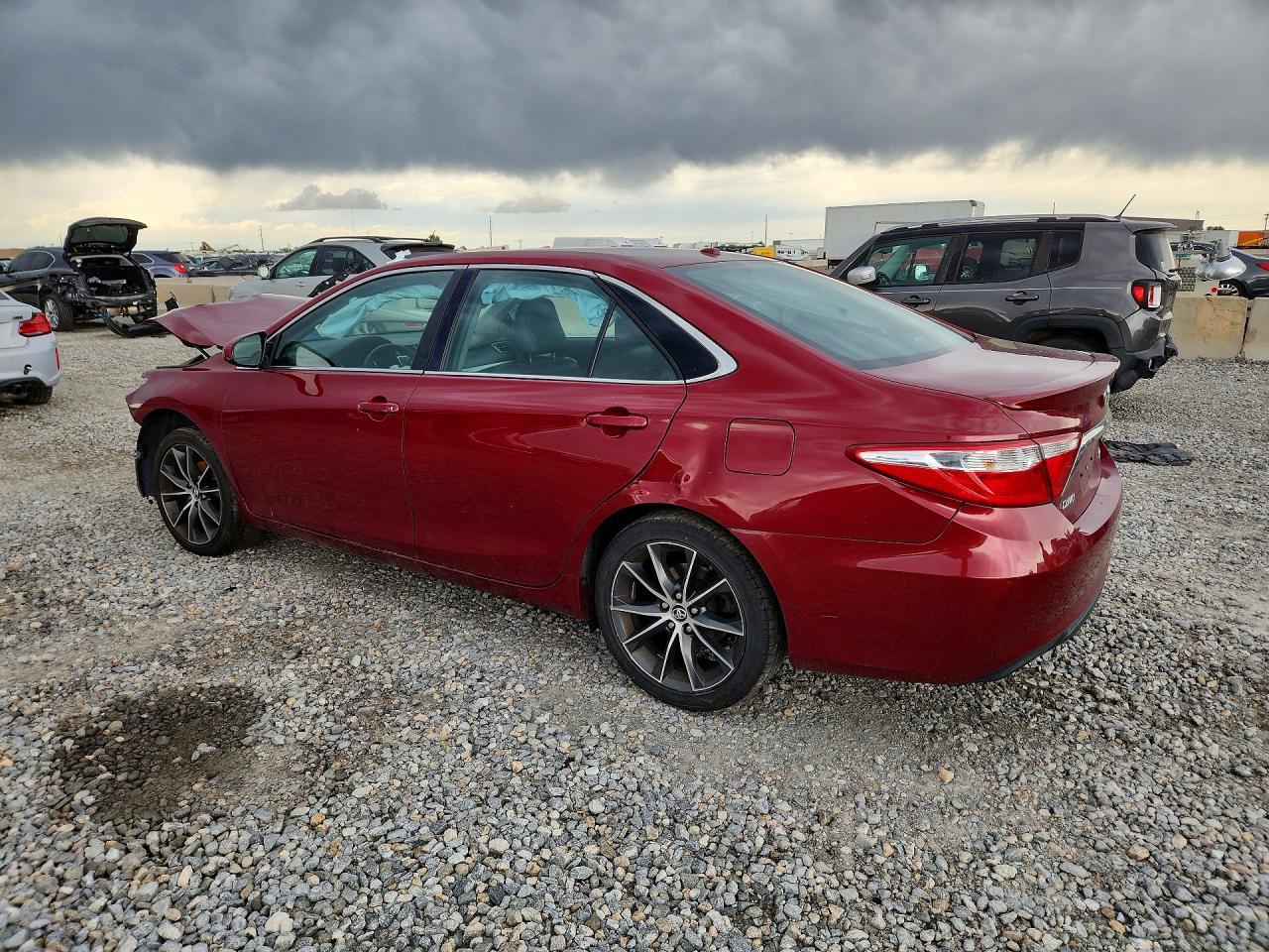2015 Toyota Camry Xse - Фото 2