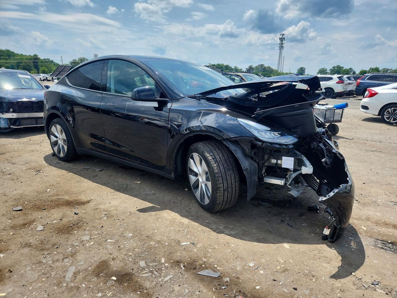 2023 Tesla Model Y - Image 4