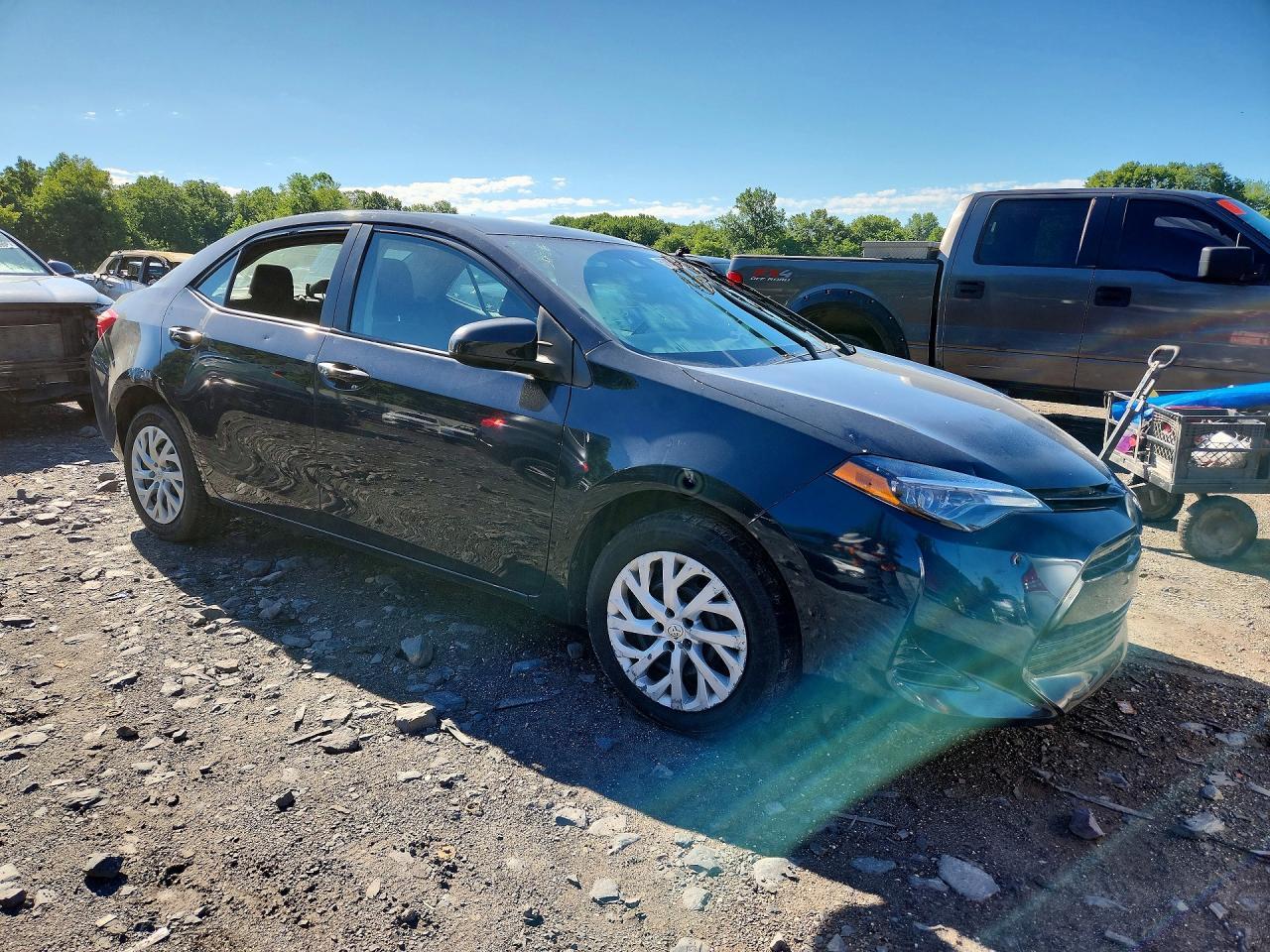 2017 Toyt Corolla - Image 4