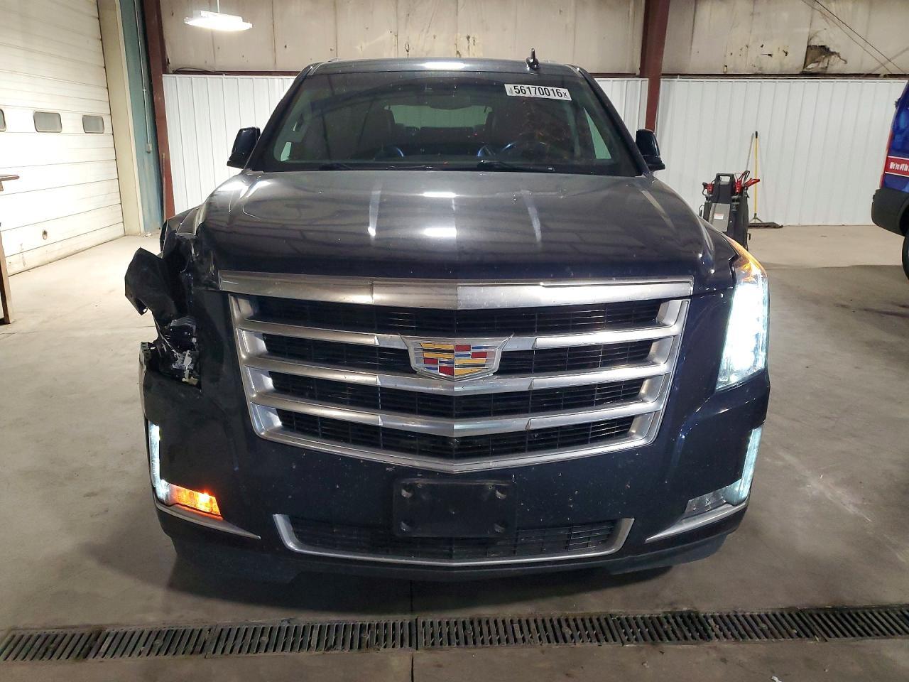 2017 Cadillac Escalade Esv Luxury - Image 5