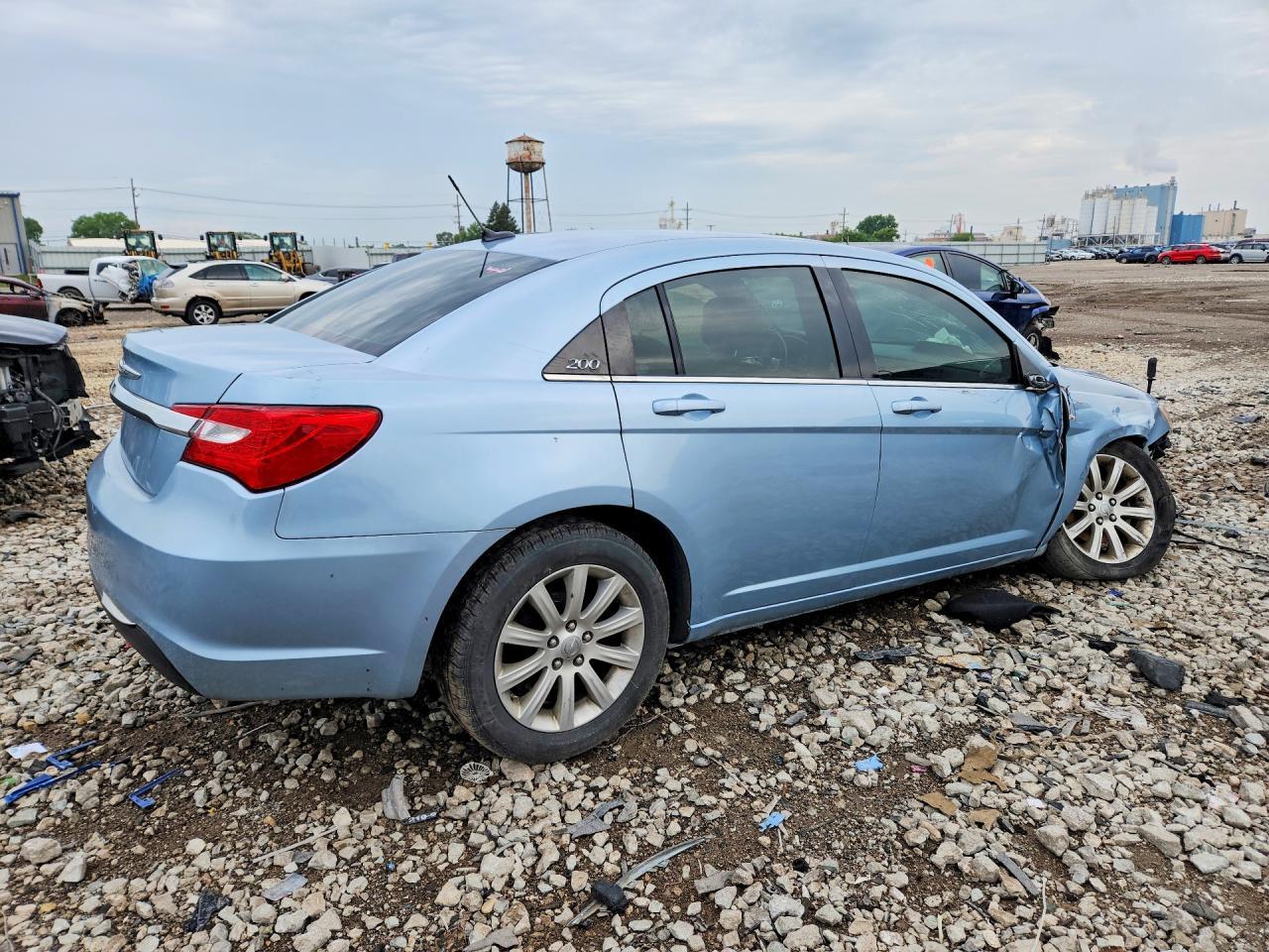 2012 Chrysler 200 Touring - Фото 3