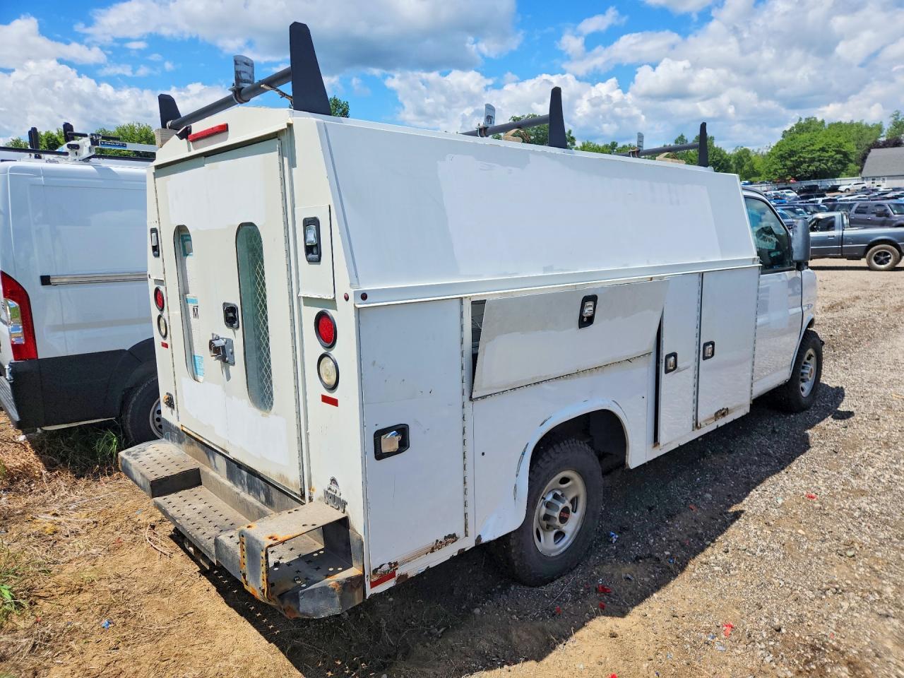 2015 GMC Savana Utility / Service Truck - Фото 3