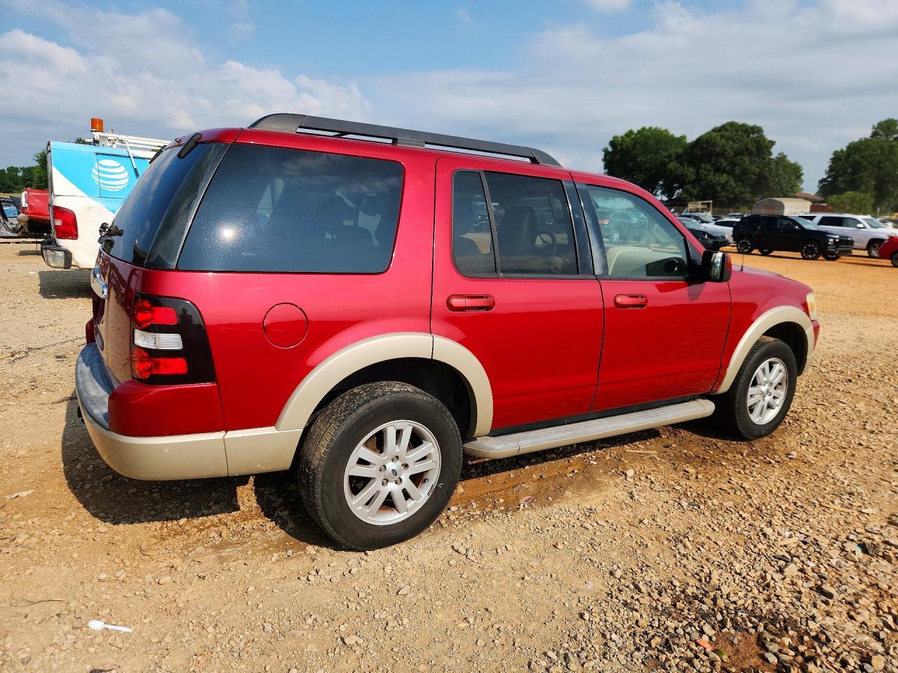 2010 Ford Explorer Eddie Bauer - Фото 3