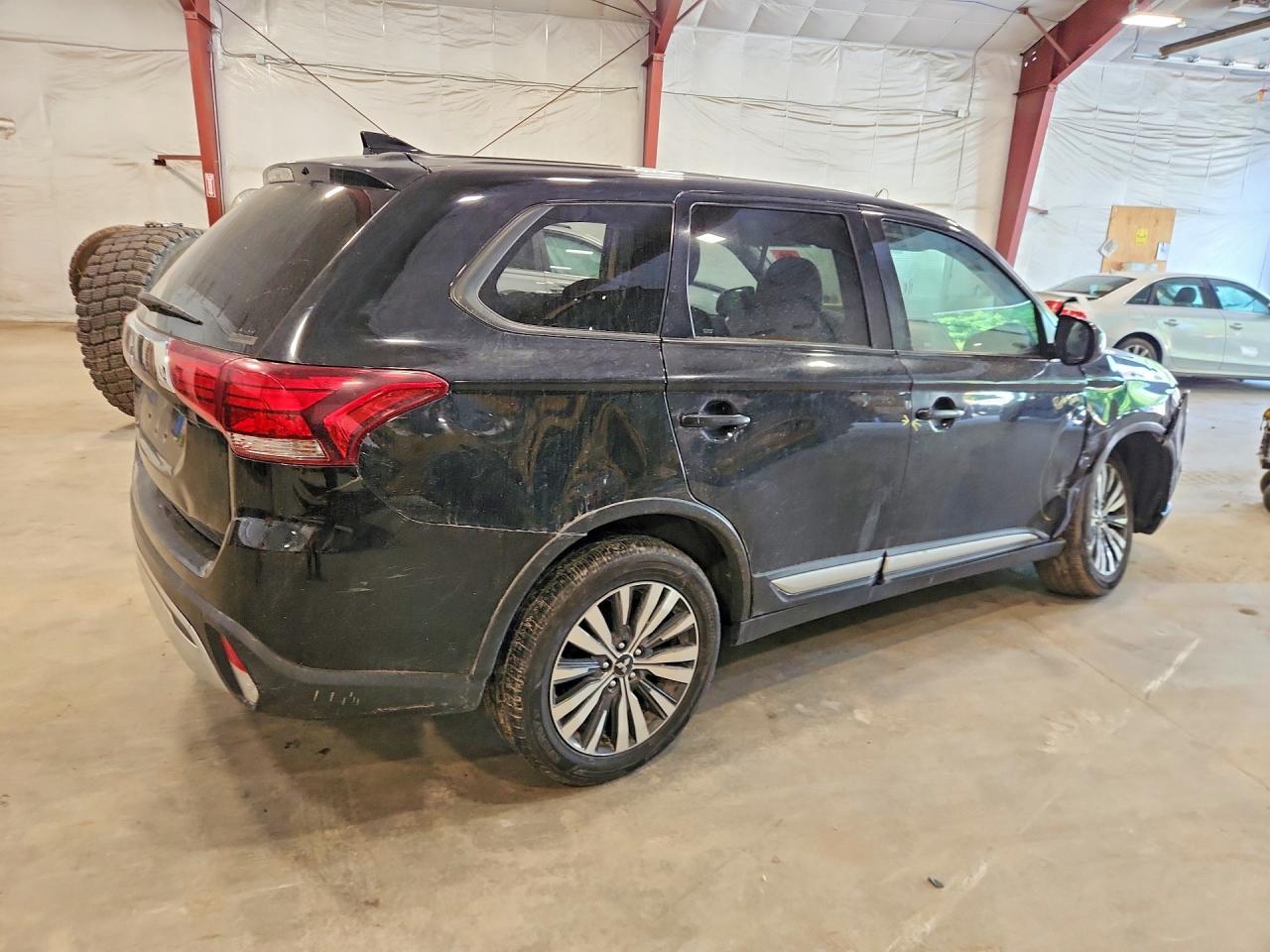 2020 Mitsubishi Outlander Se - Фото 3