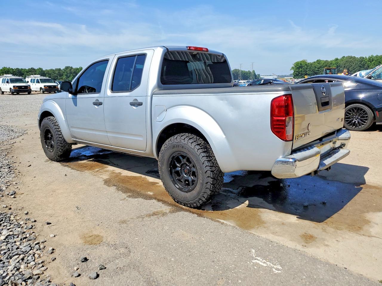 2010 Nissan Frontier Se V6 - Image 2