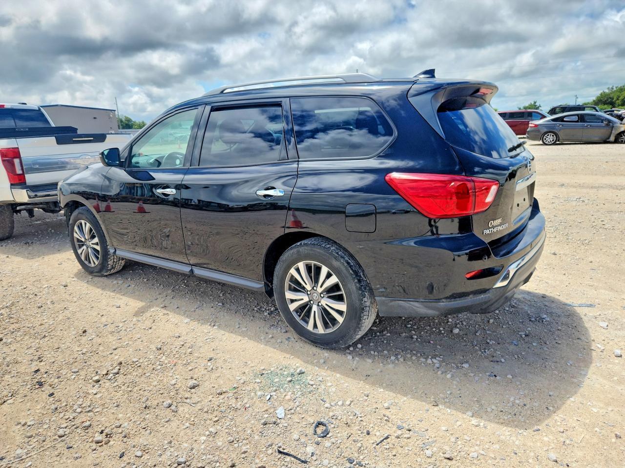 2019 Nissan Pathfinder Sv - Image 2