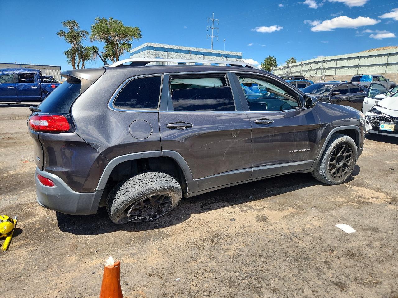 2015 Jeep Cherokee Latitude - Фото 3