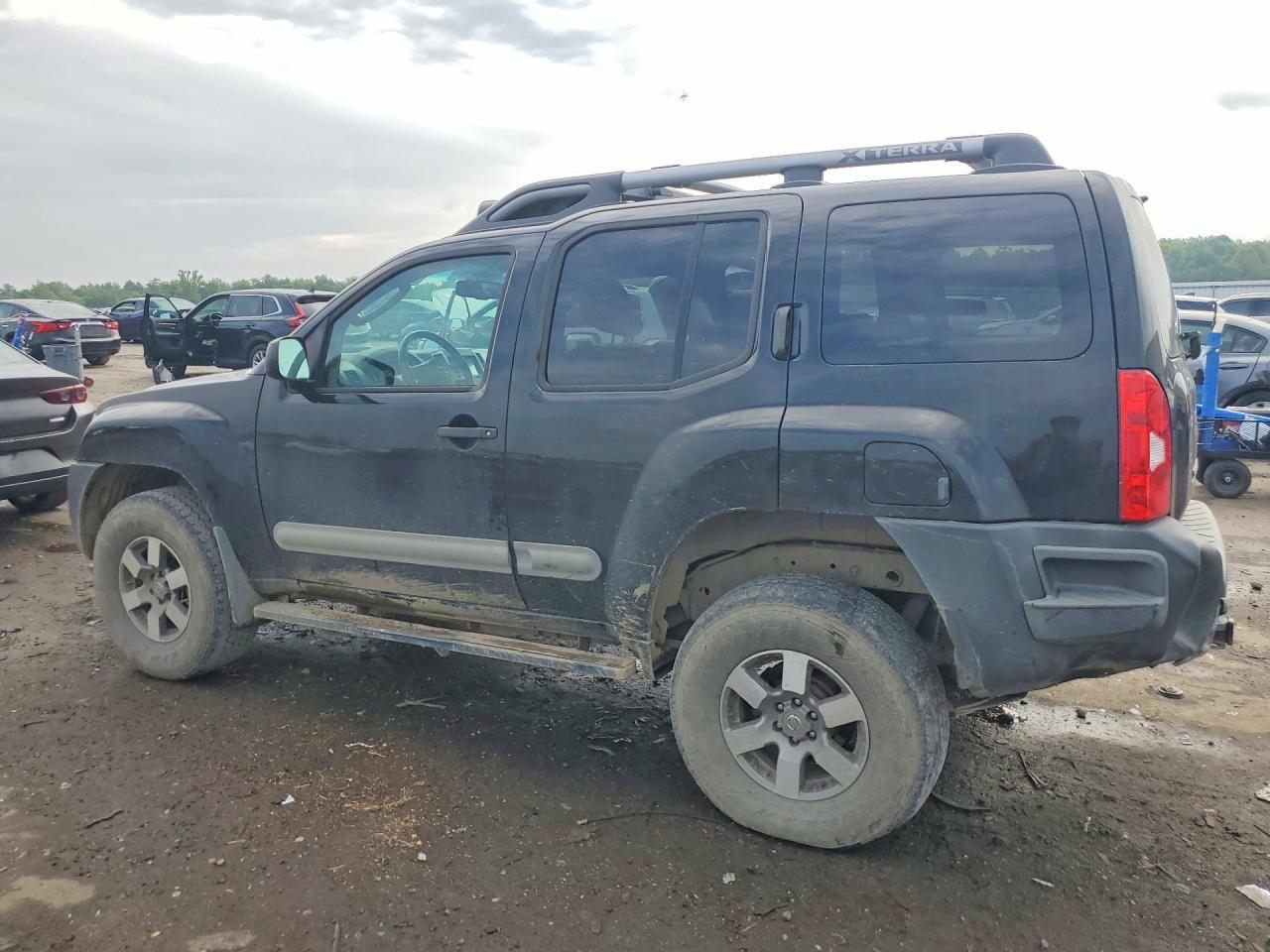 2011 Nissan Xterra X - Image 2