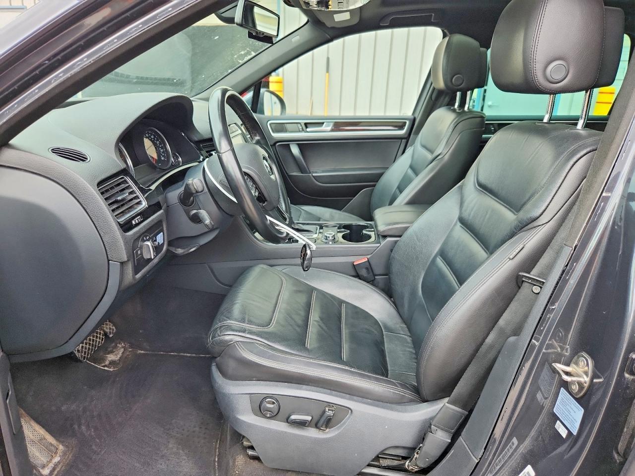 2014 Volkswagen Touareg V6 - Image 7