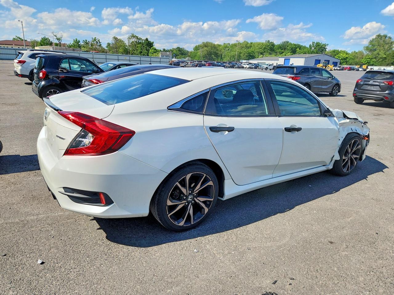 2020 Honda Civic Sport - Фото 3