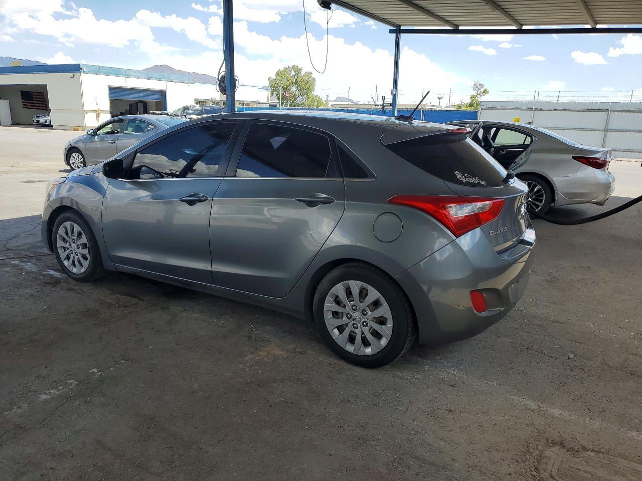2017 Hyundai Elantra Gt Base - Фото 2