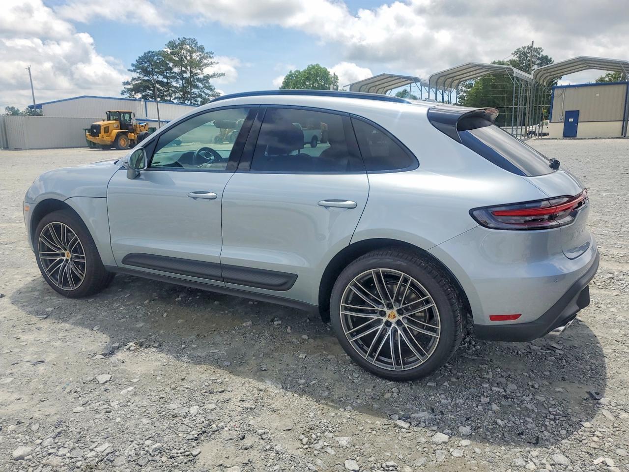 2026 Porsche Macan Base - Фото 2