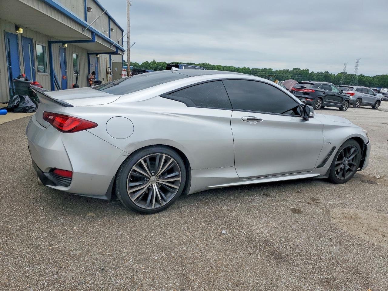 2017 Infiniti Q60 3.0T Premium - Фото 3
