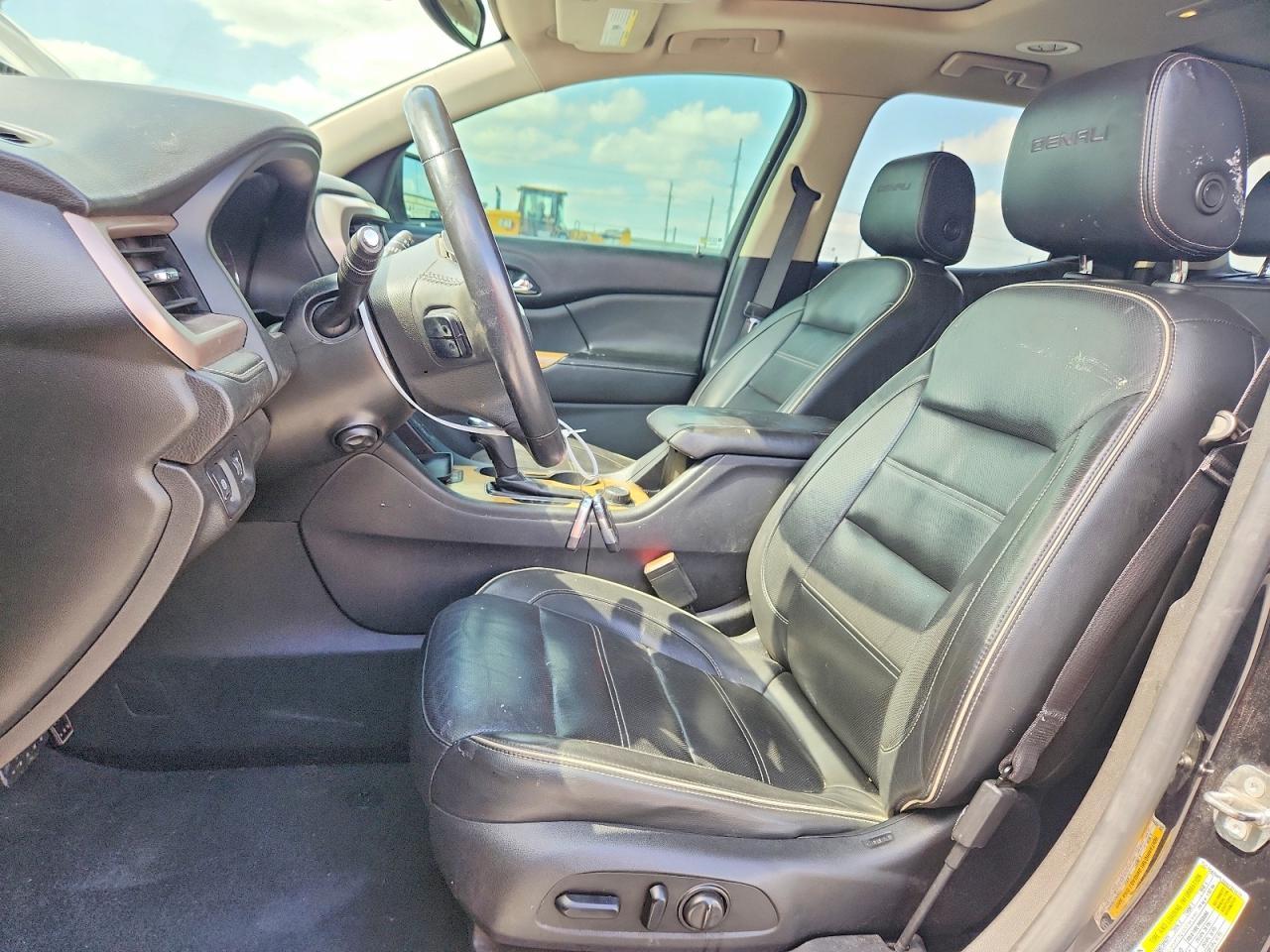 2017 GMC Acadia Denali - Image 7