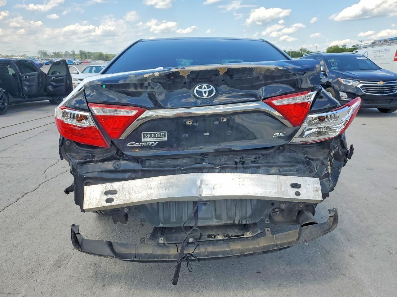 2016 Toyota Camry Se - Фото 6