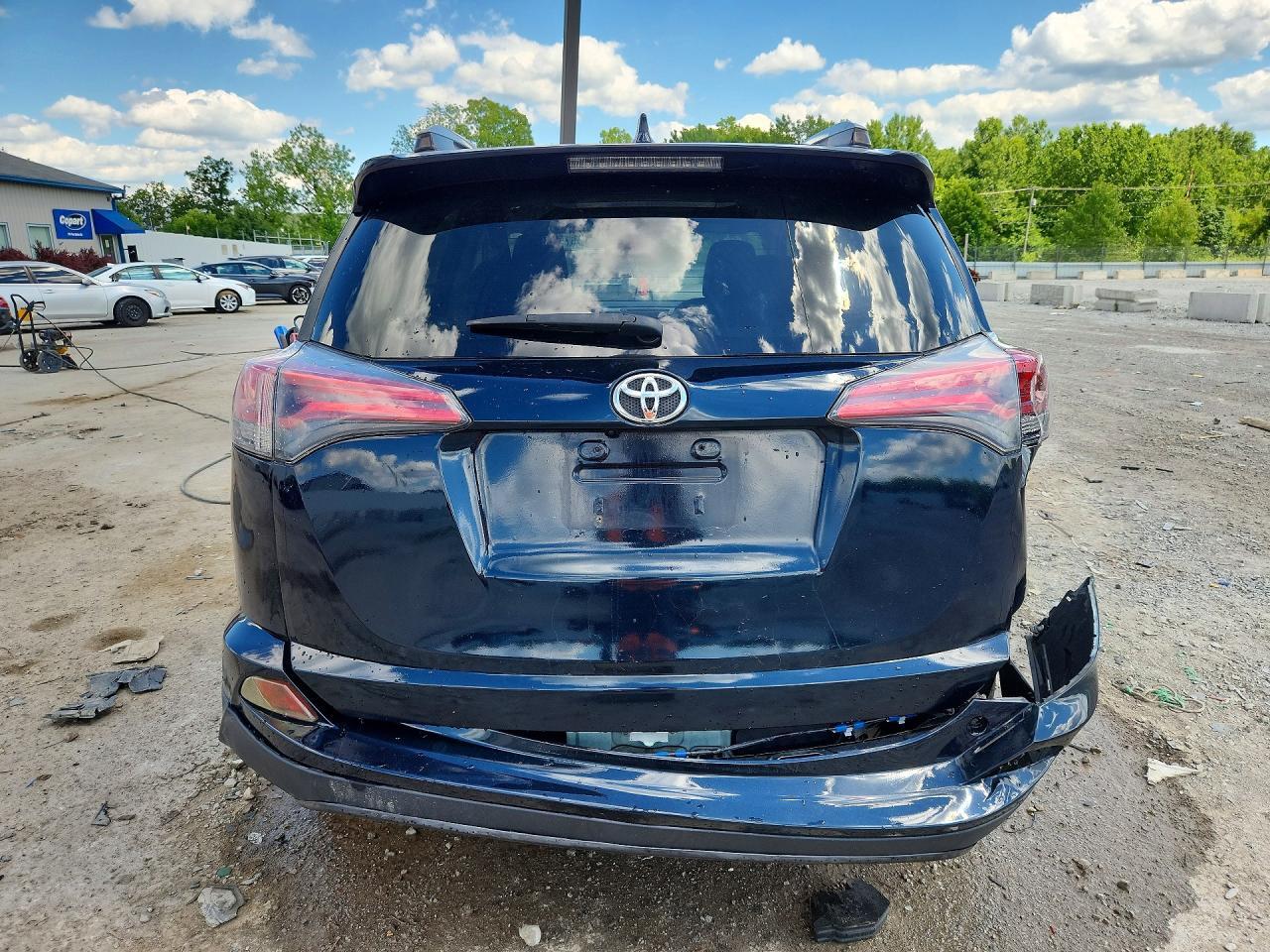 2018 Toyota Rav4 Le - Image 6