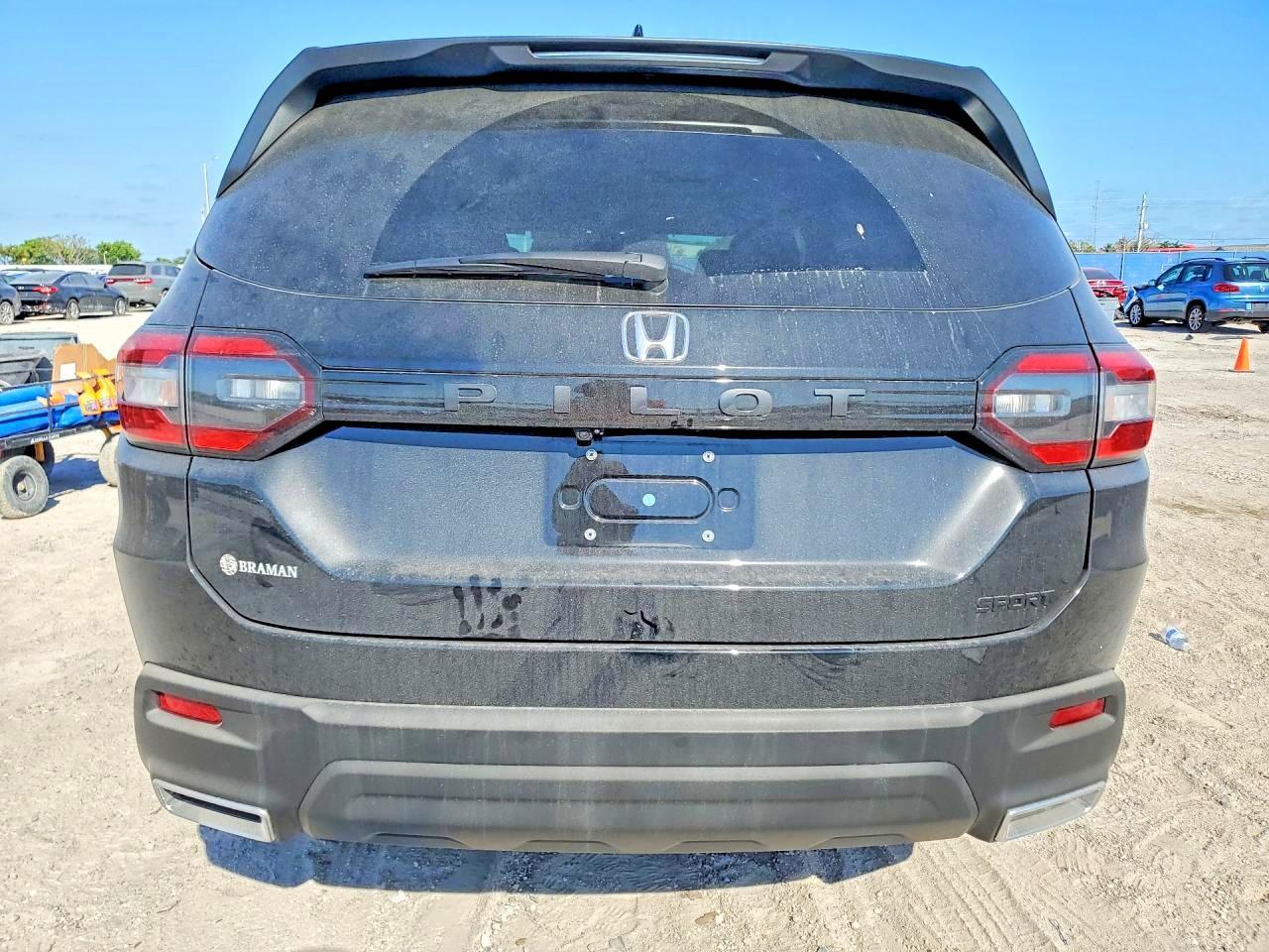 2025 Honda Pilot Sport - Image 6