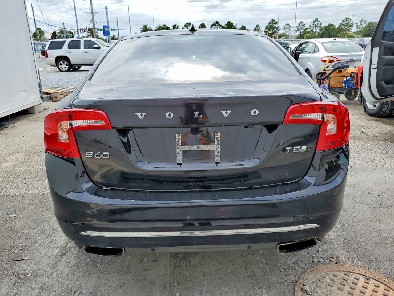 2017 Volvo S60 Premier - Image 6