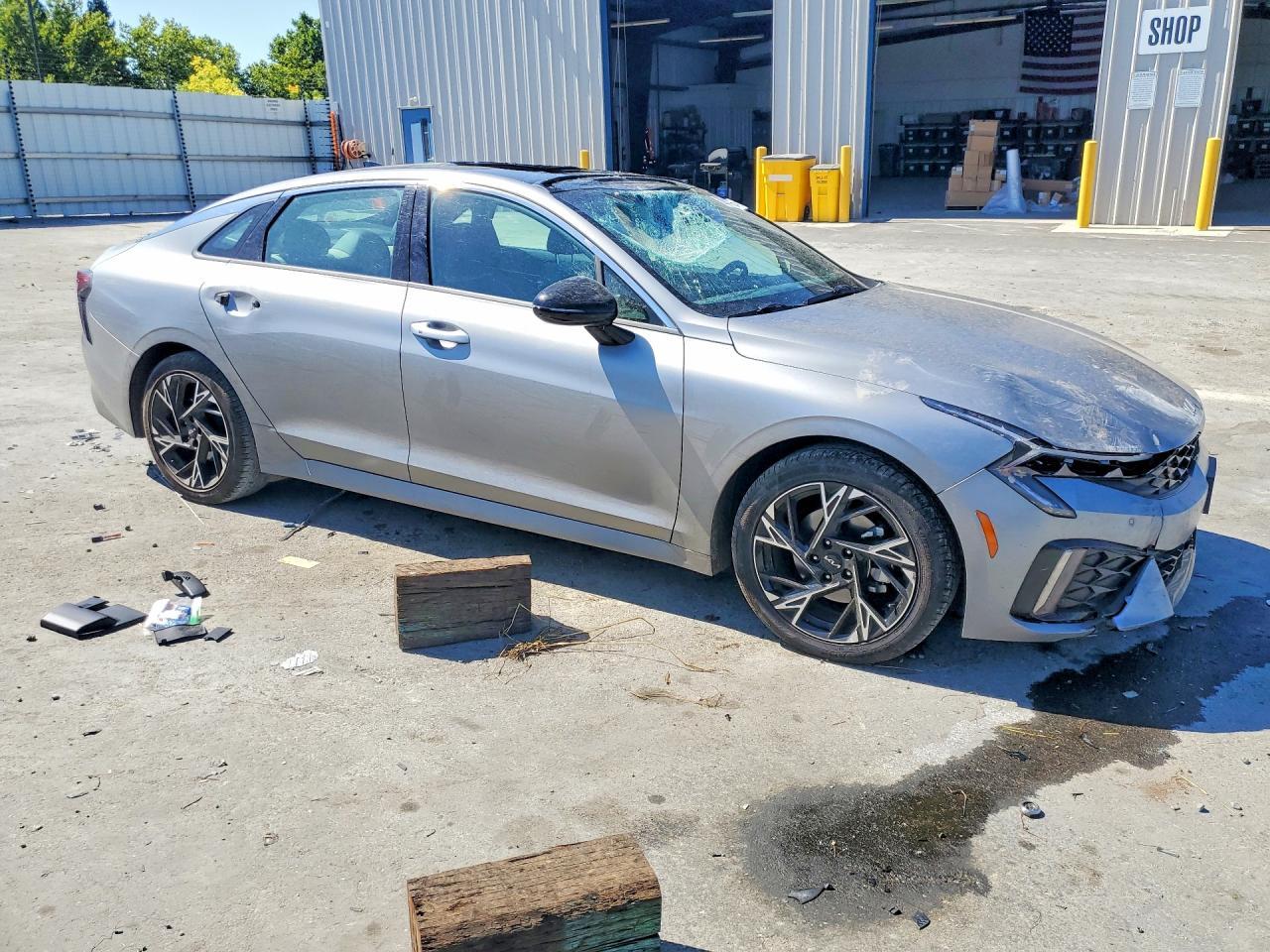 2025 Kia K5 Gt Line - Image 4