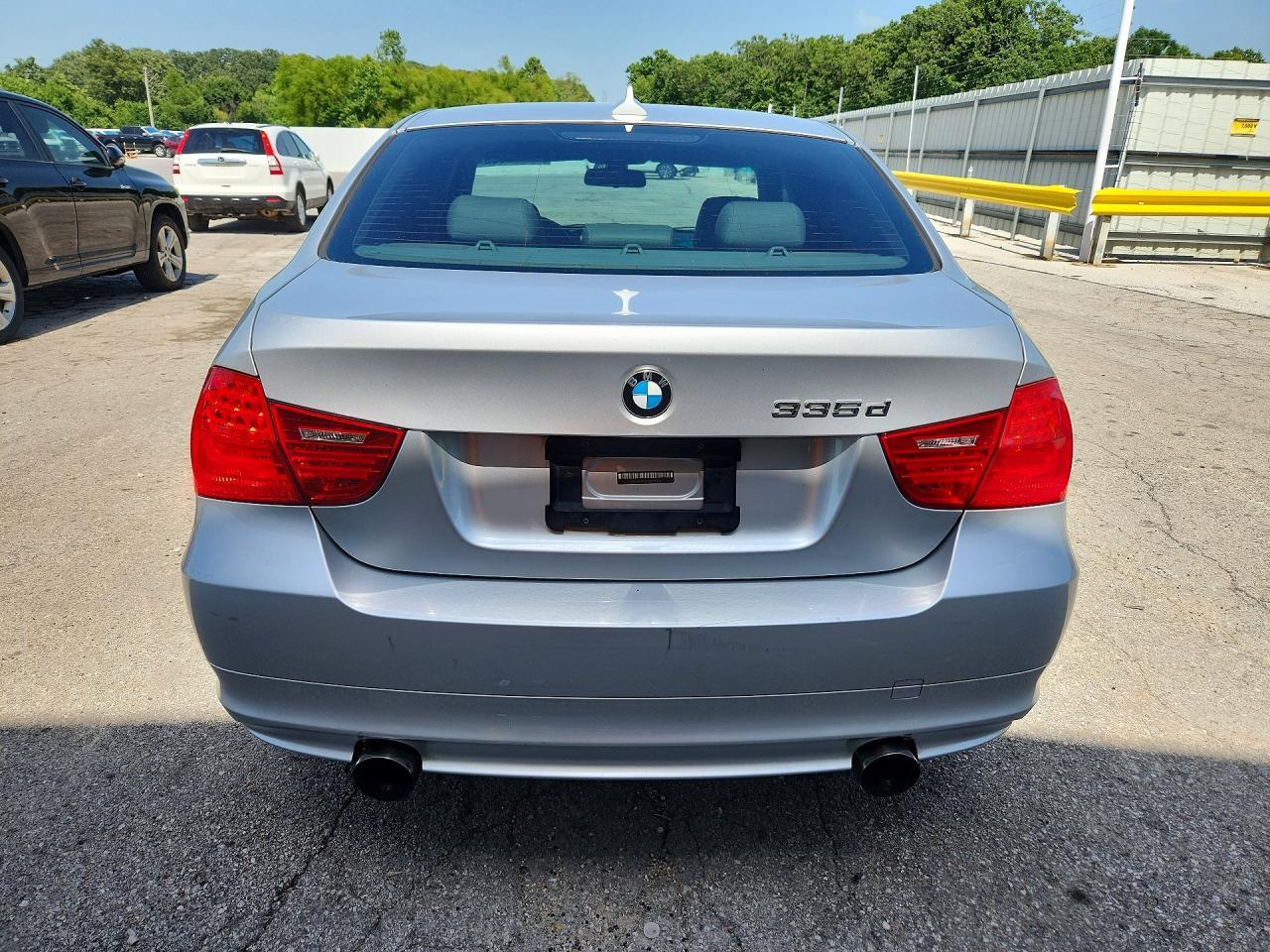 2011 BMW 335 D - Image 6