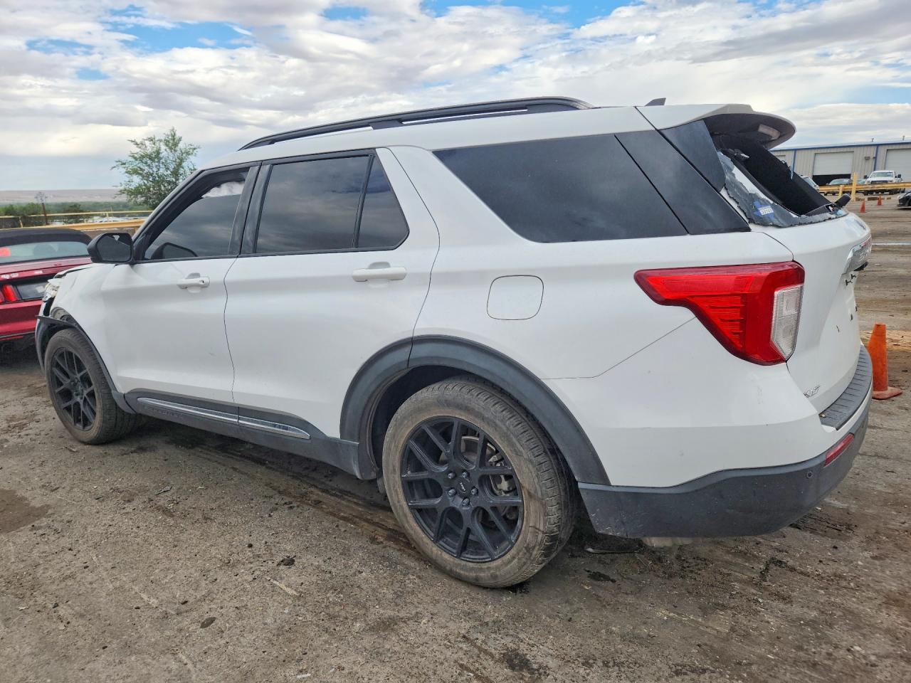 2021 Ford Explorer Xlt - Фото 2