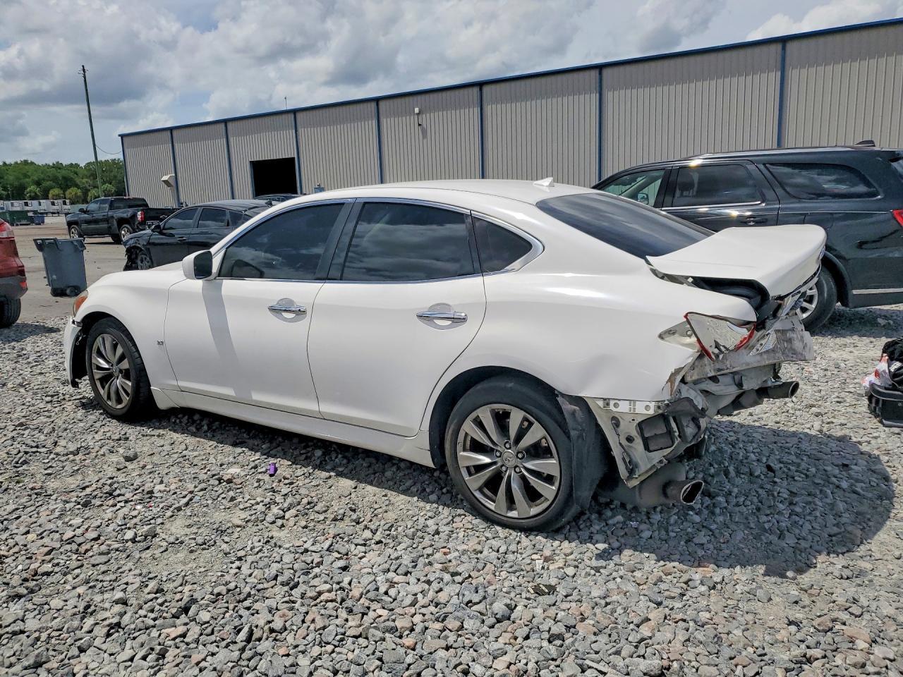 2011 Infiniti M37 Base - Image 2