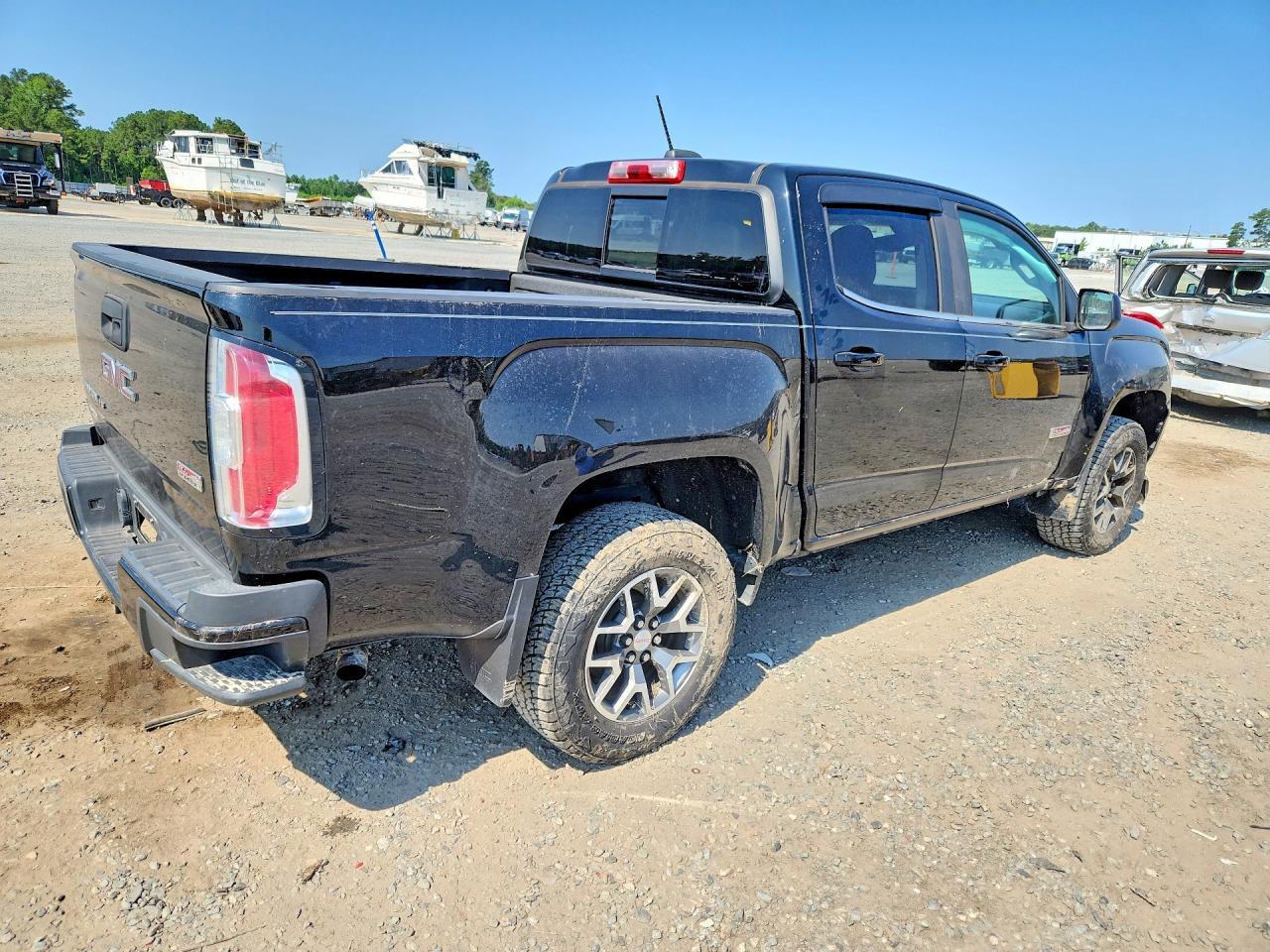 2019 GMC Canyon All Terrain - Image 3