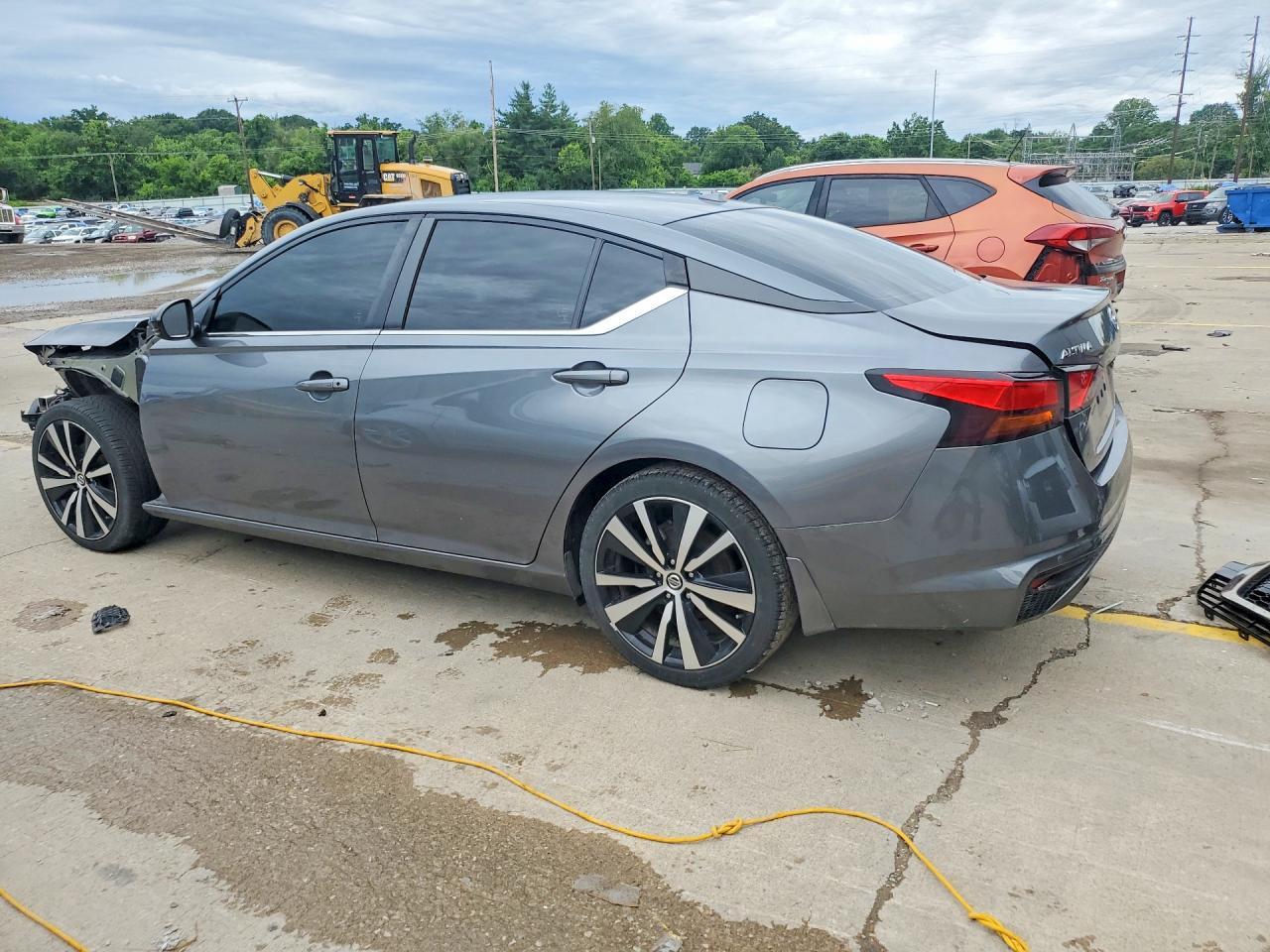 2020 Nissan Altima Sr - Image 2