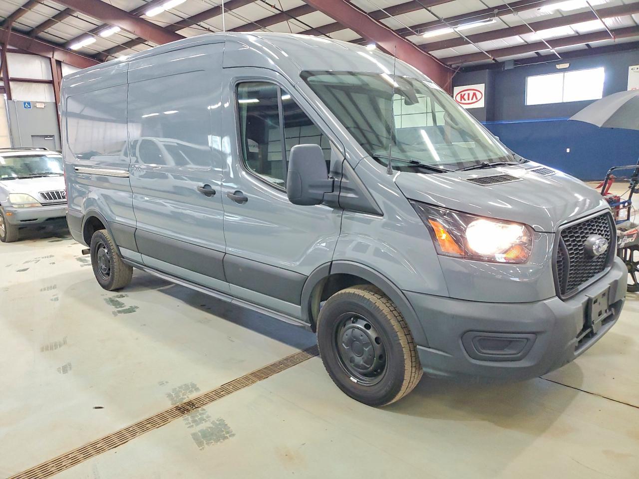 2021 Ford Transit 250 Delivery Van - Фото 4