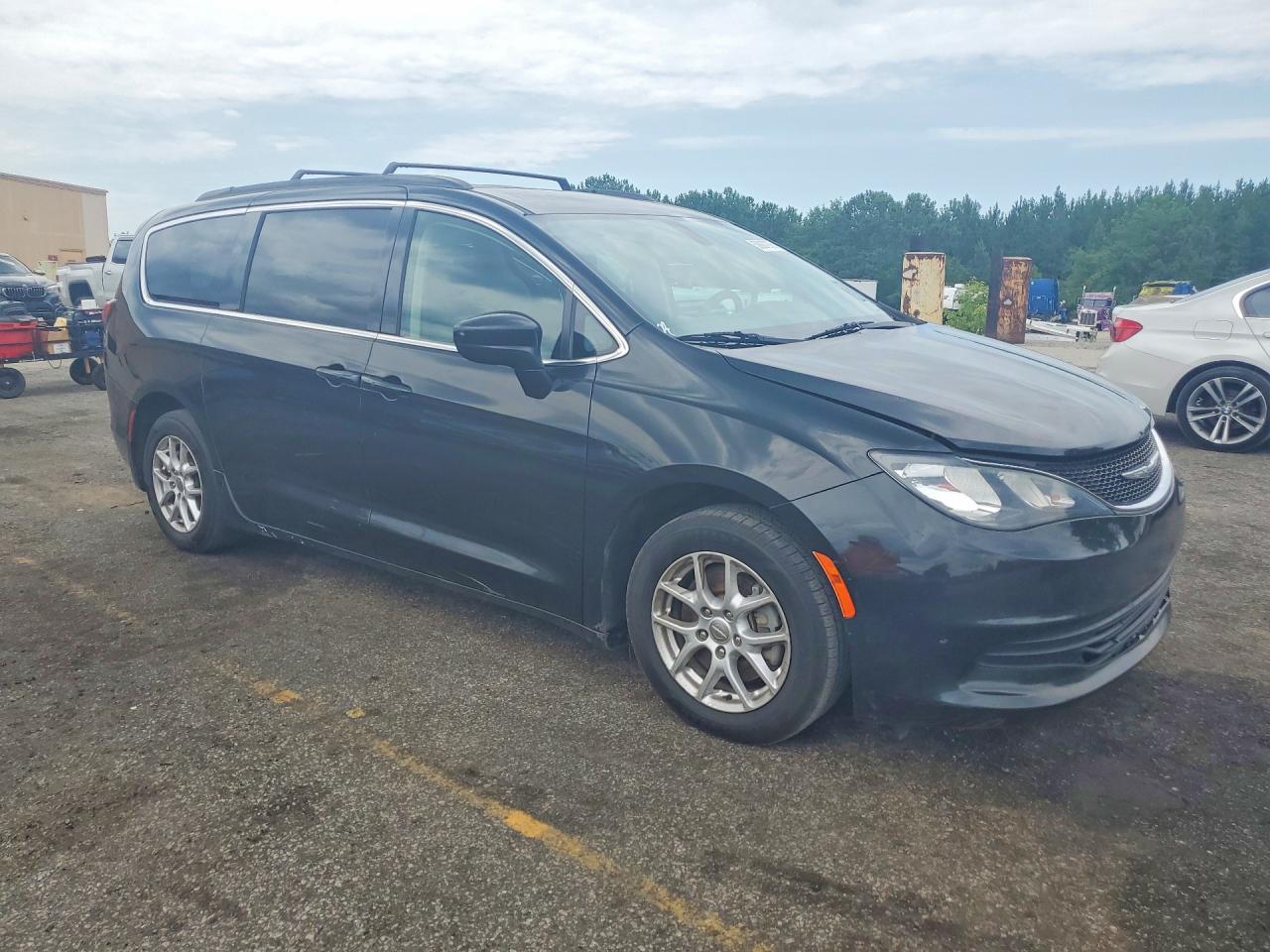 2020 Chrysler Voyager Lxi - Image 4